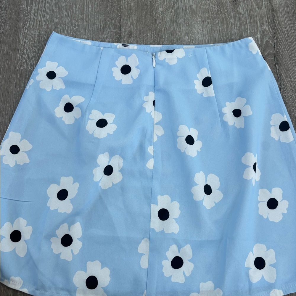 Princess Polly Shelly Mini Skirt- Blue Floral Size 2 - Picture 6 of 7